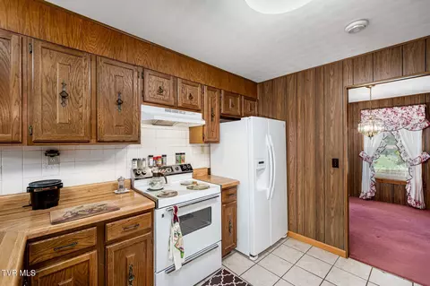Kitchen - 348 Clinch Valley Road Eidson Tn 37731, Eidson, TN 37731 photo 2 of 5