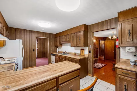 Kitchen - 348 Clinch Valley Road Eidson Tn 37731, Eidson, TN 37731 photo 4 of 5