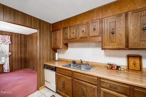 Kitchen - 348 Clinch Valley Road Eidson Tn 37731, Eidson, TN 37731 photo 1 of 5