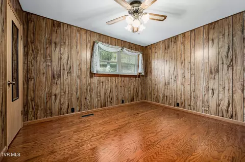 Bedroom - 348 Clinch Valley Road Eidson Tn 37731, Eidson, TN 37731 photo 4 of 4