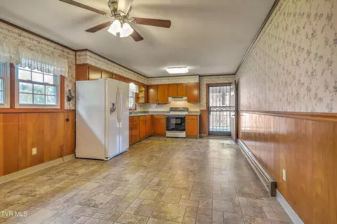 2402 Circleview Drive Johnson City Tn 37604, Johnson City, TN 37604 photo 4