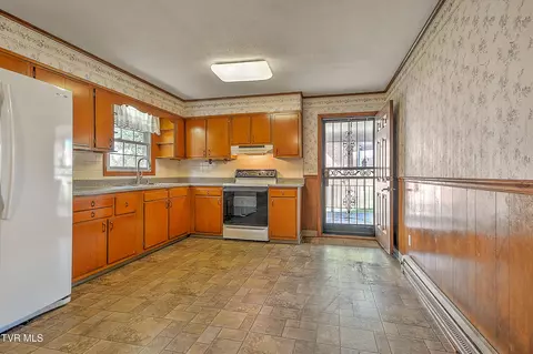 2402 Circleview Drive Johnson City Tn 37604, Johnson City, TN 37604 photo 7