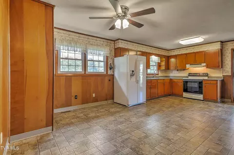 2402 Circleview Drive Johnson City Tn 37604, Johnson City, TN 37604 photo 5