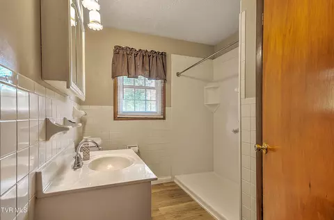 2402 Circleview Drive Johnson City Tn 37604, Johnson City, TN 37604 photo 12