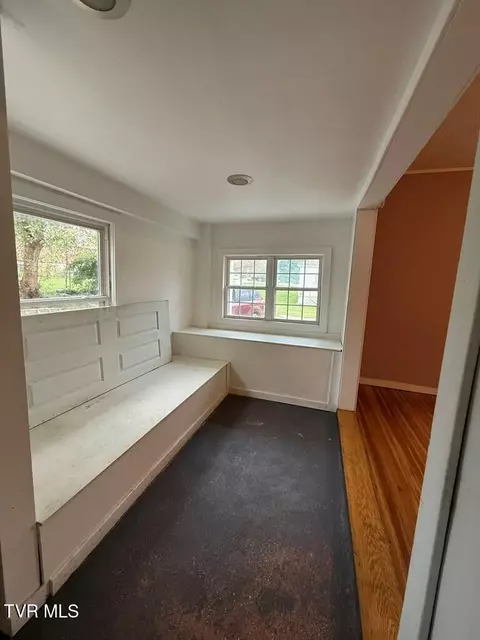 Entry Way - 539 Madison Street Bristol Va 24201, Bristol, VA 24201 photo 2 of 3