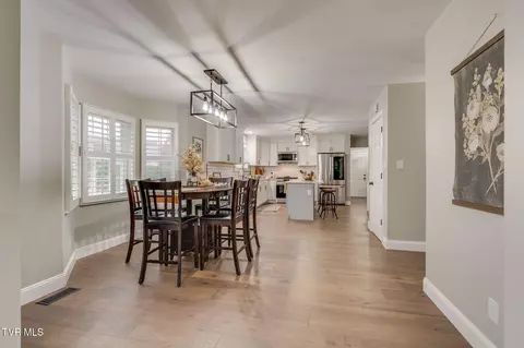 Dining - 511 Old Stage Road Erwin Tn 37650, Erwin, TN 37650 photo 1 of 2