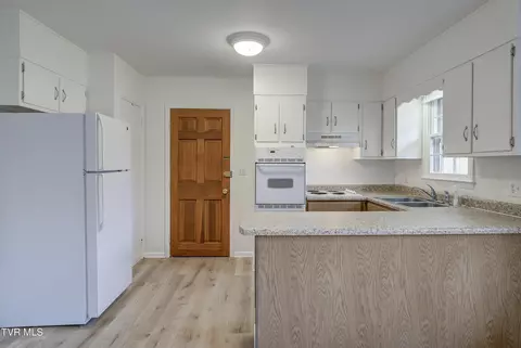 Kitchen - 234 Simmons Avenue Erwin Tn 37650, Erwin, TN 37650 photo 2 of 5