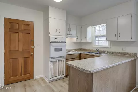 Kitchen - 234 Simmons Avenue Erwin Tn 37650, Erwin, TN 37650 photo 3 of 5