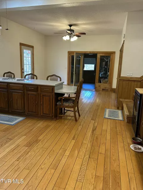Dining - 7503 Strawberry Mountain Road Wise Va 24293, Wise, VA 24293 photo 1 of 1