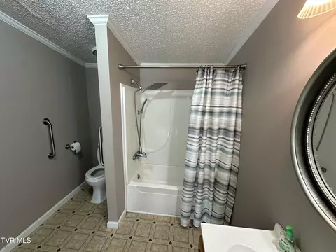 Bath - 112 Crook Street Hampton Tn 37658, Hampton, TN 37658 photo 5 of 6