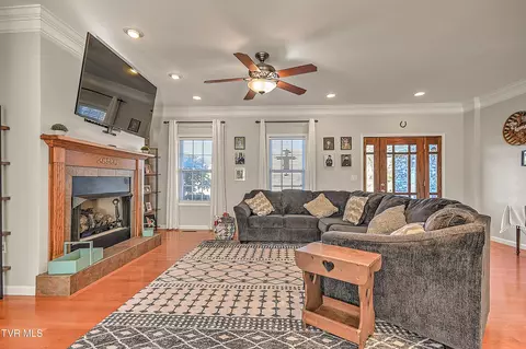 Living - 119 Good Road Fall Branch Tn 37656, Fall Branch, TN 37656 photo 3 of 6