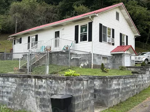 147 Gilmore Street Clinchco Va 24226, Clinchco, VA 24226