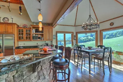 Dining - 251 Fee Trail Ewing Va 24248, Ewing, VA 24248 photo 2 of 2