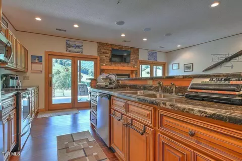 Kitchen - 251 Fee Trail Ewing Va 24248, Ewing, VA 24248 photo 4 of 4