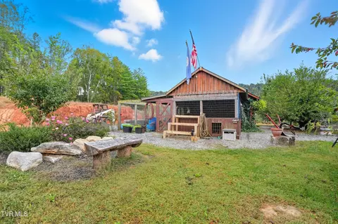 Exterior - 4052 Purchase Ridge Road Duffield Va 24244, Duffield, VA 24244 photo 11 of 12