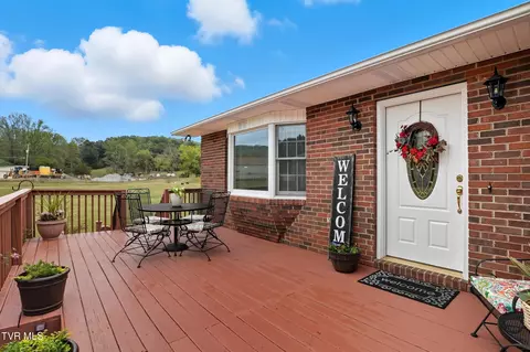 Exterior - 4052 Purchase Ridge Road Duffield Va 24244, Duffield, VA 24244 photo 6 of 12