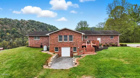 Exterior - 4052 Purchase Ridge Road Duffield Va 24244, Duffield, VA 24244 photo 7 of 12
