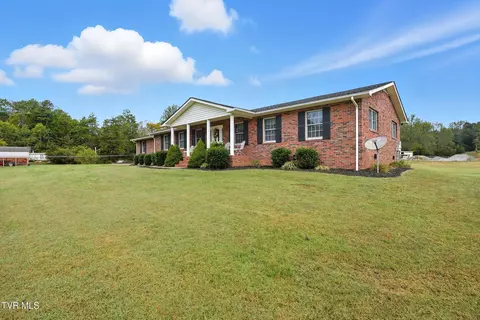 Exterior - 4052 Purchase Ridge Road Duffield Va 24244, Duffield, VA 24244 photo 1 of 12