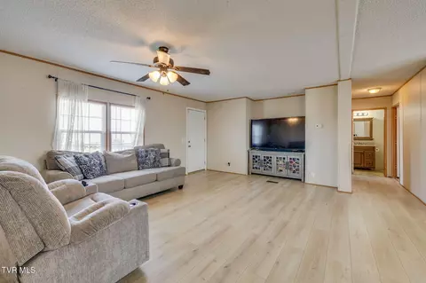 Living - 175 Forest Road Mosheim Tn 37818, Mosheim, TN 37818 photo 2 of 2