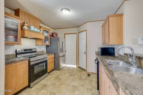 Kitchen - 175 Forest Road Mosheim Tn 37818, Mosheim, TN 37818 photo 1 of 3