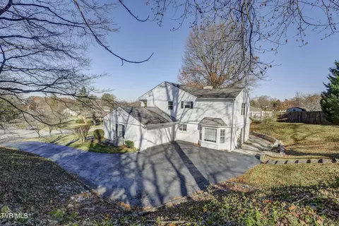 Exterior - 312 Ivanhoe Drive Johnson City Tn 37601, Johnson City, TN 37601 photo 13 of 21