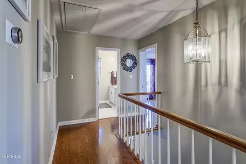 Entry Way - 312 Ivanhoe Drive Johnson City Tn 37601, Johnson City, TN 37601 photo 9 of 10