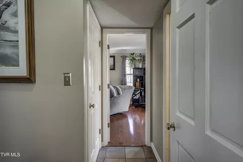 Entry Way - 312 Ivanhoe Drive Johnson City Tn 37601, Johnson City, TN 37601 photo 5 of 10