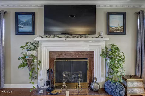 Living - 312 Ivanhoe Drive Johnson City Tn 37601, Johnson City, TN 37601 photo 3 of 6