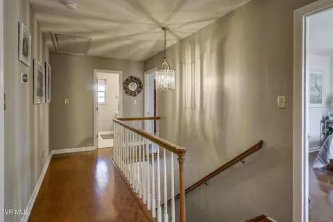 Entry Way - 312 Ivanhoe Drive Johnson City Tn 37601, Johnson City, TN 37601 photo 8 of 10