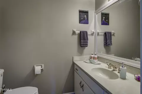 Bath - 312 Ivanhoe Drive Johnson City Tn 37601, Johnson City, TN 37601 photo 1 of 5