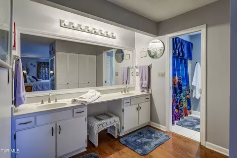 Bath - 312 Ivanhoe Drive Johnson City Tn 37601, Johnson City, TN 37601 photo 2 of 5
