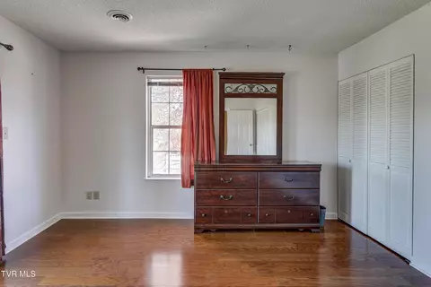 Bedroom - 312 Ivanhoe Drive Johnson City Tn 37601, Johnson City, TN 37601 photo 6 of 9