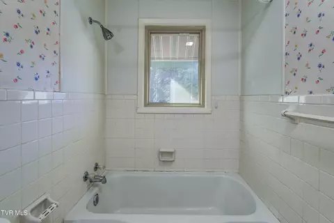 Bath - 1208 N Main Avenue Erwin Tn 37650, Erwin, TN 37650 photo 2 of 4
