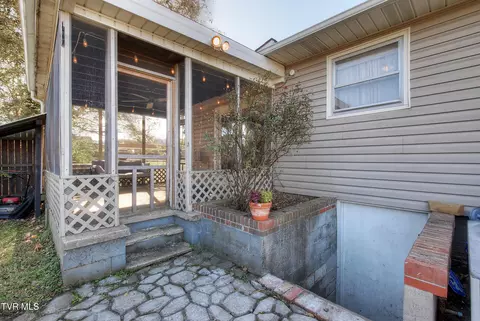Exterior - 102 E Walnut Street Johnson City Tn 37601, Johnson City, TN 37601 photo 5 of 8