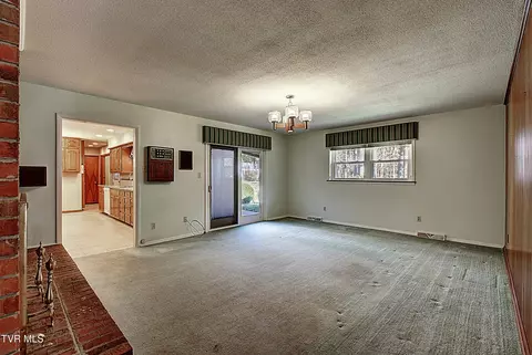 Living - 3602 Cimarron Drive Johnson City Tn 37601, Johnson City, TN 37601 photo 9 of 10