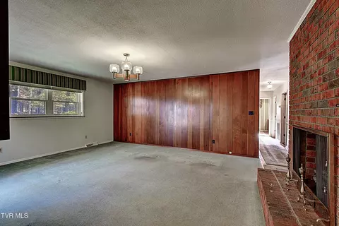 Living - 3602 Cimarron Drive Johnson City Tn 37601, Johnson City, TN 37601 photo 6 of 10