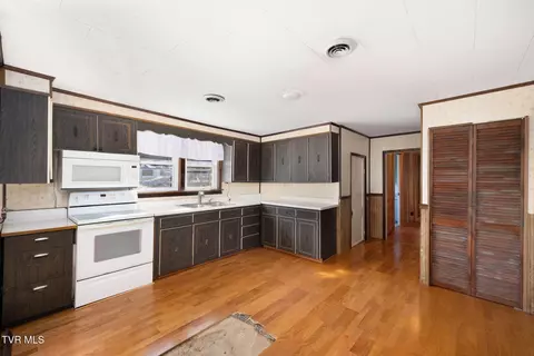 Kitchen - 102 Sycamore And 602 Monroe Street Erwin Tn 37650, Erwin, TN 37650 photo 3 of 4