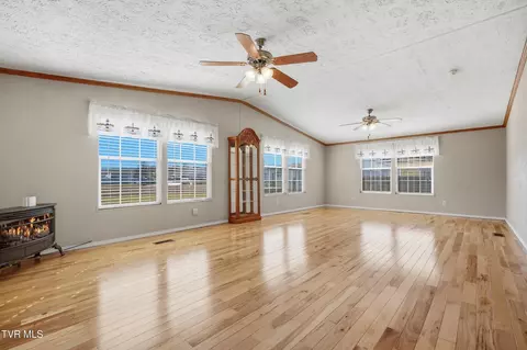 Living - 6042 Cherry Lane Wise Va 24293, Wise, VA 24293 photo 3 of 5