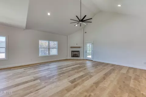 Living - 111 Quiet Stroll Lane Gray Tn 37615, Gray, TN 37615 photo 5 of 11