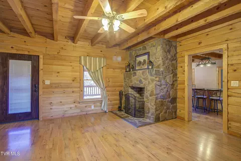 Living - 255 Bank Drive Fall Branch Tn 37656, Fall Branch, TN 37656 photo 6 of 7