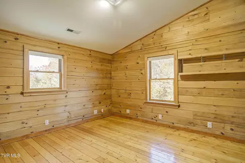 Bedroom - 255 Bank Drive Fall Branch Tn 37656, Fall Branch, TN 37656 photo 6 of 7