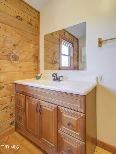 Bath - 255 Bank Drive Fall Branch Tn 37656, Fall Branch, TN 37656 photo 4 of 5
