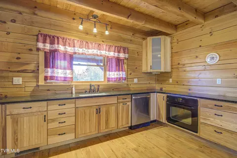 Kitchen - 255 Bank Drive Fall Branch Tn 37656, Fall Branch, TN 37656 photo 1 of 6