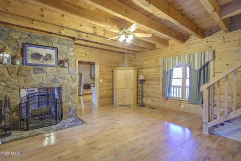 Living - 255 Bank Drive Fall Branch Tn 37656, Fall Branch, TN 37656 photo 5 of 7