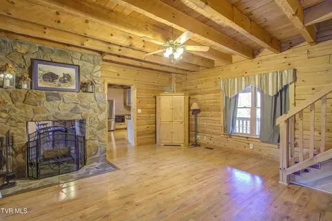 Living - 255 Bank Drive Fall Branch Tn 37656, Fall Branch, TN 37656 photo 4 of 7