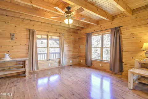 Living - 255 Bank Drive Fall Branch Tn 37656, Fall Branch, TN 37656 photo 2 of 7