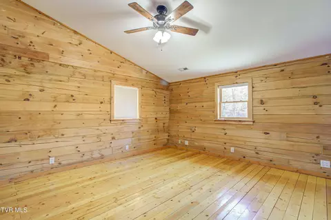 Bedroom - 255 Bank Drive Fall Branch Tn 37656, Fall Branch, TN 37656 photo 1 of 7