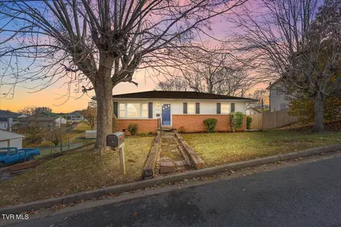 614 S Roan Street Elizabethton Tn 37643, Elizabethton, TN 37643