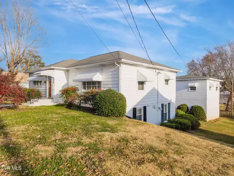 328 Lincoln Avenue Newport Tn 37821, Newport, TN 37821