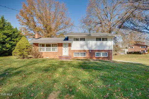 106 Patrick Henry Circle Kingsport Tn 37663, Kingsport, TN 37663